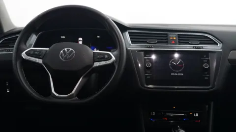 More photos of 2024 Volkswagen Tiguan SE at Auto City, CA