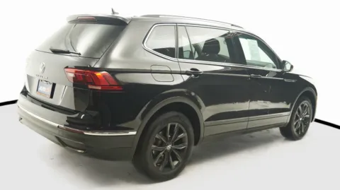 More photos of 2024 Volkswagen Tiguan SE at Auto City, CA
