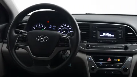 More photos of 2017 Hyundai Elantra SE at Auto City, CA