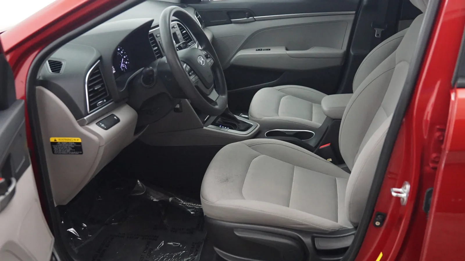 Hyundai Elantra photo 7