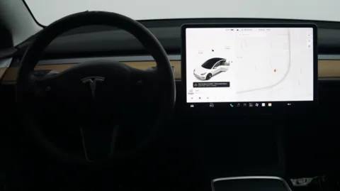 More photos of 2021 Tesla Model 3 Standard Range Plus at Auto City, CA