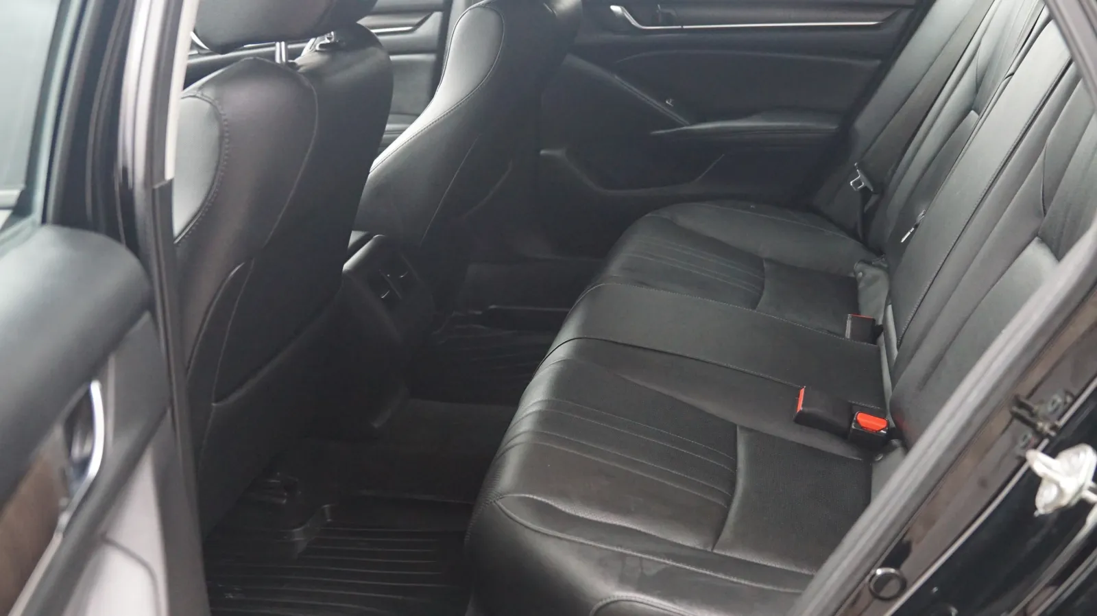 Honda Accord photo 12