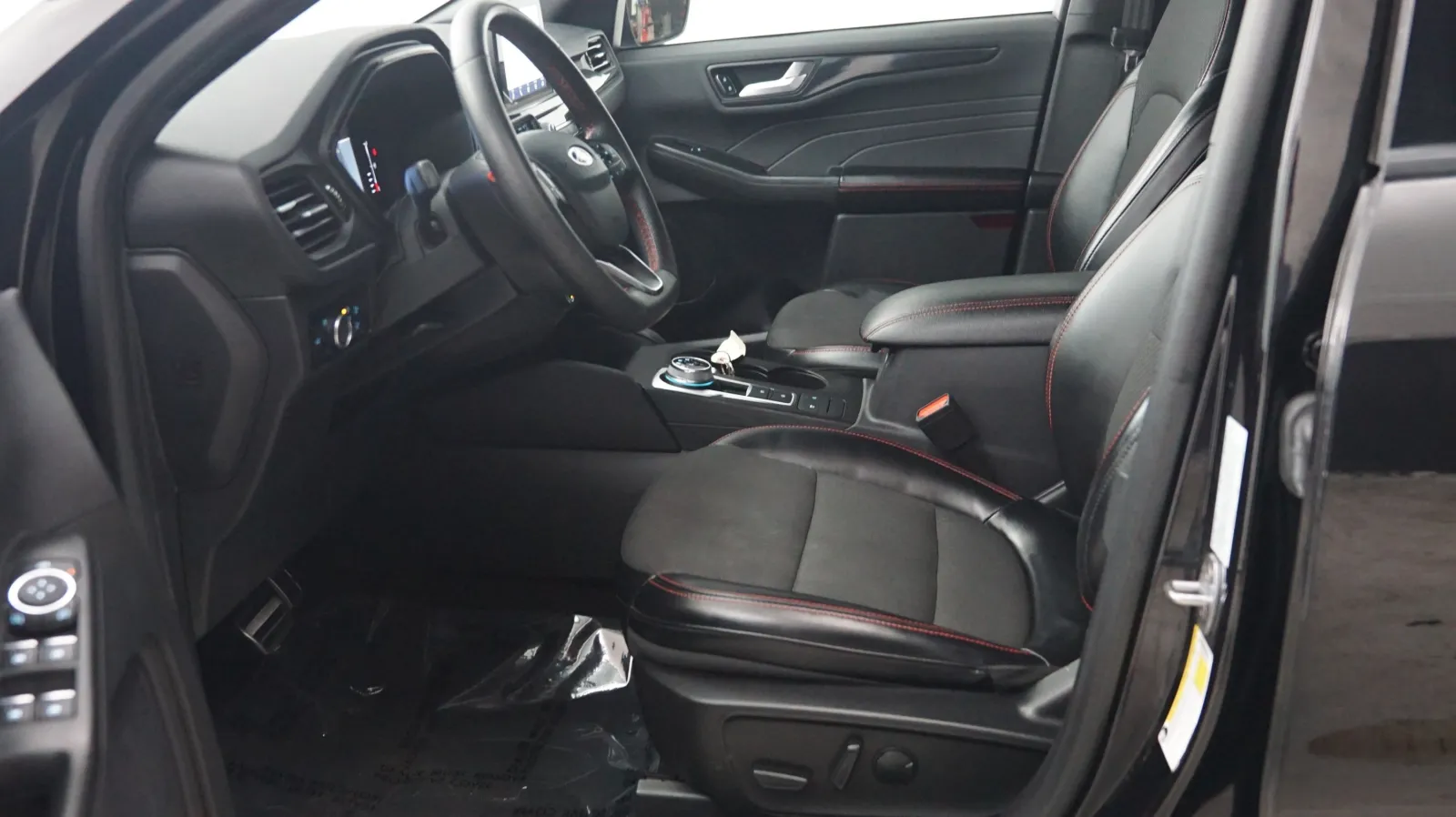Ford Escape photo 6