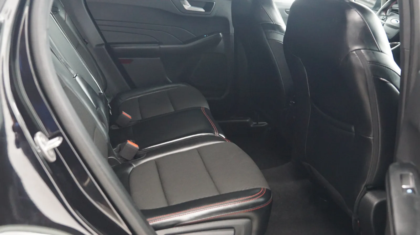 Ford Escape photo 10