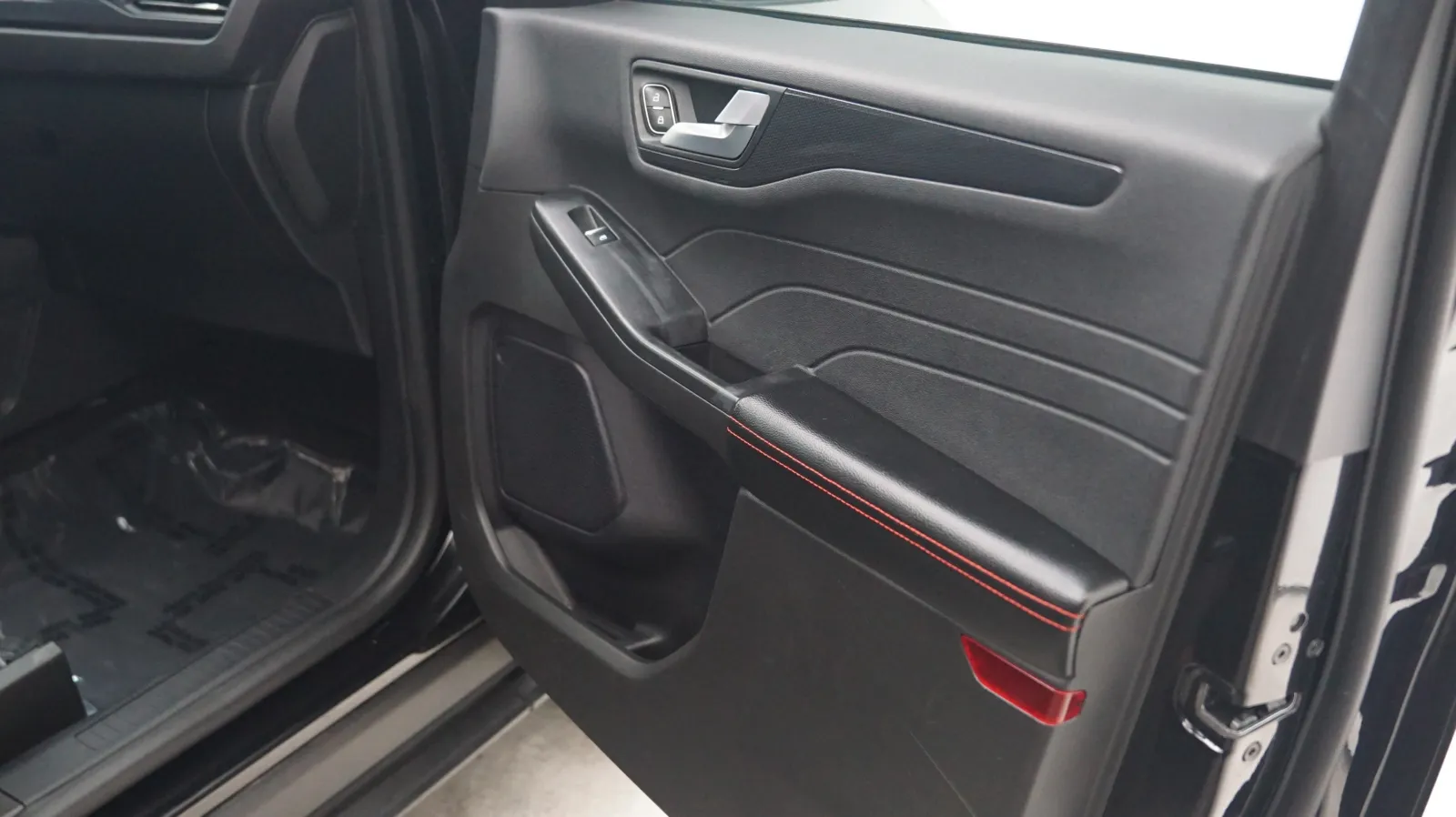 Ford Escape photo 13
