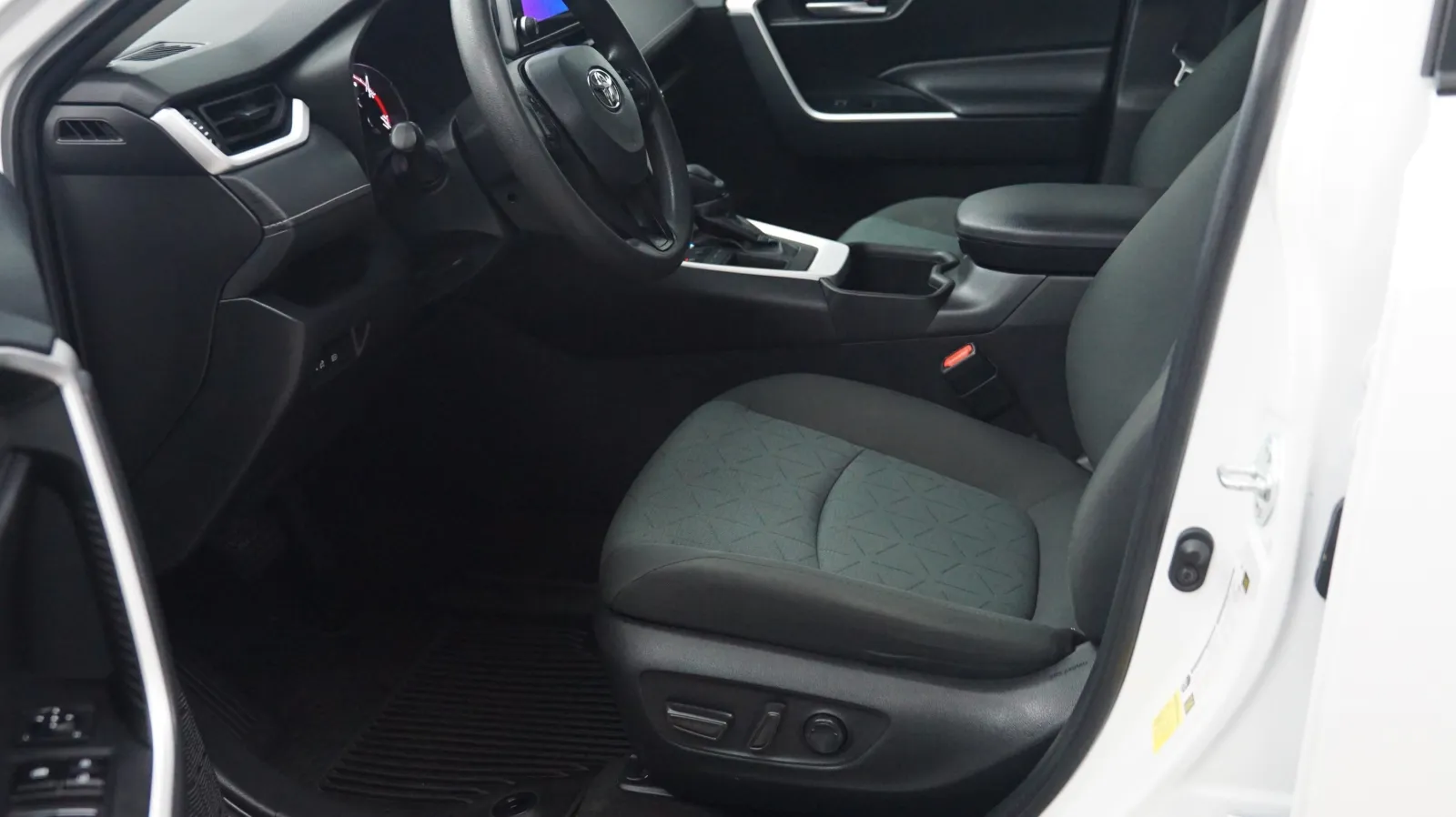 Toyota RAV4 photo 7