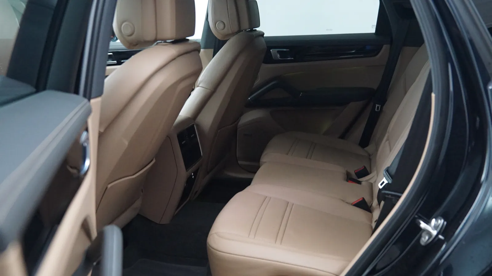Porsche Cayenne photo 12