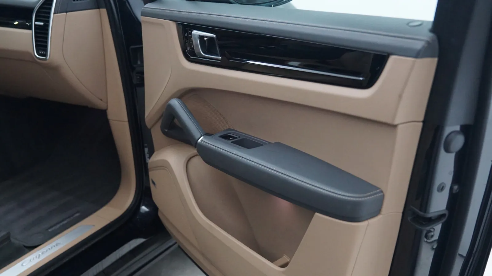 Porsche Cayenne photo 15