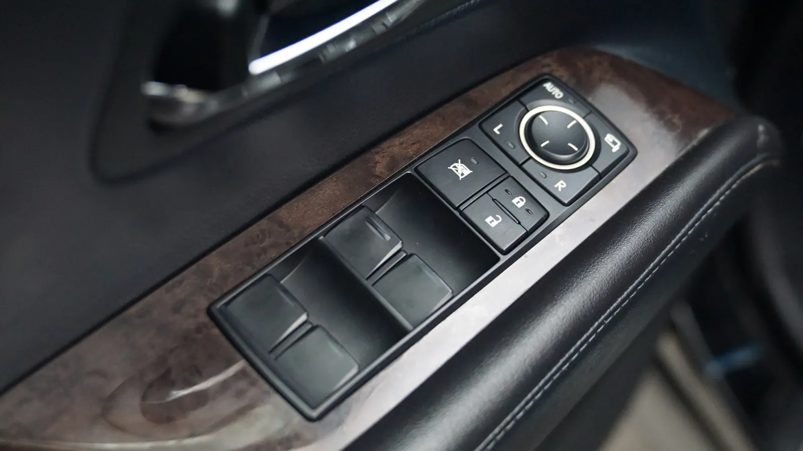 Lexus RX photo 16