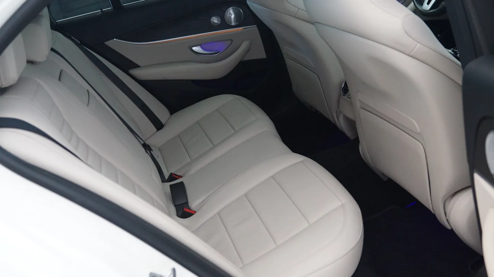 Mercedes-Benz E-Class photo 11