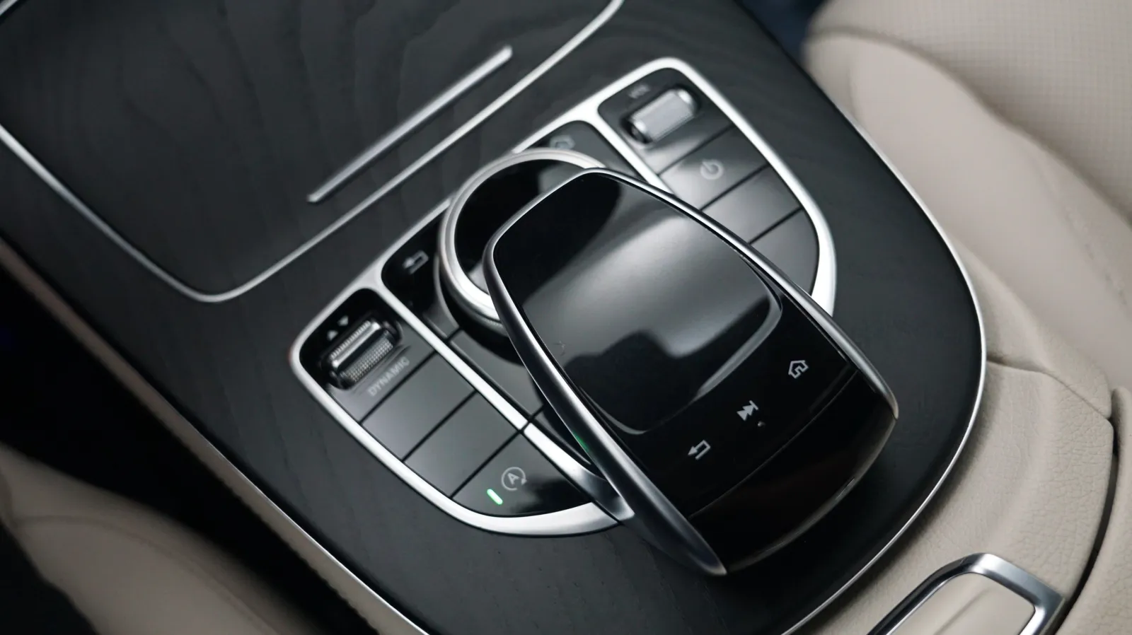 Mercedes-Benz E-Class photo 22