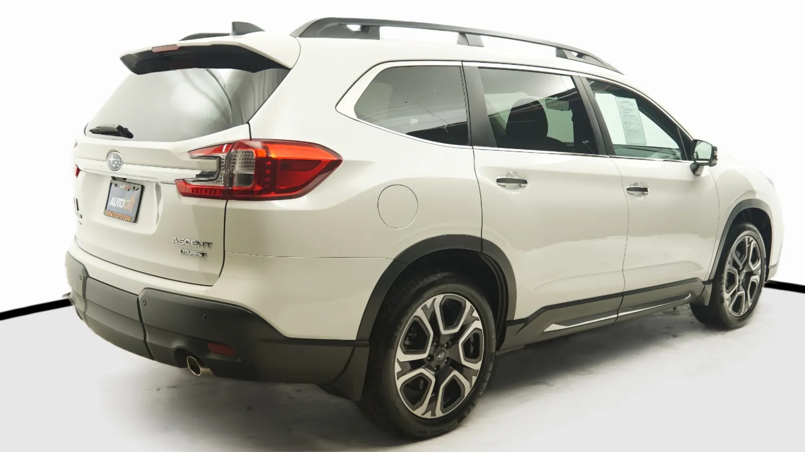 More photos of 2023 Subaru Ascent Touring at Auto City, CA