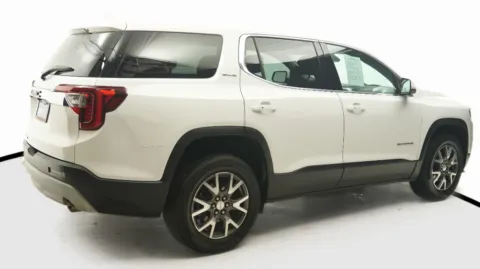 More photos of 2020 GMC Acadia SLE at Auto City, CA