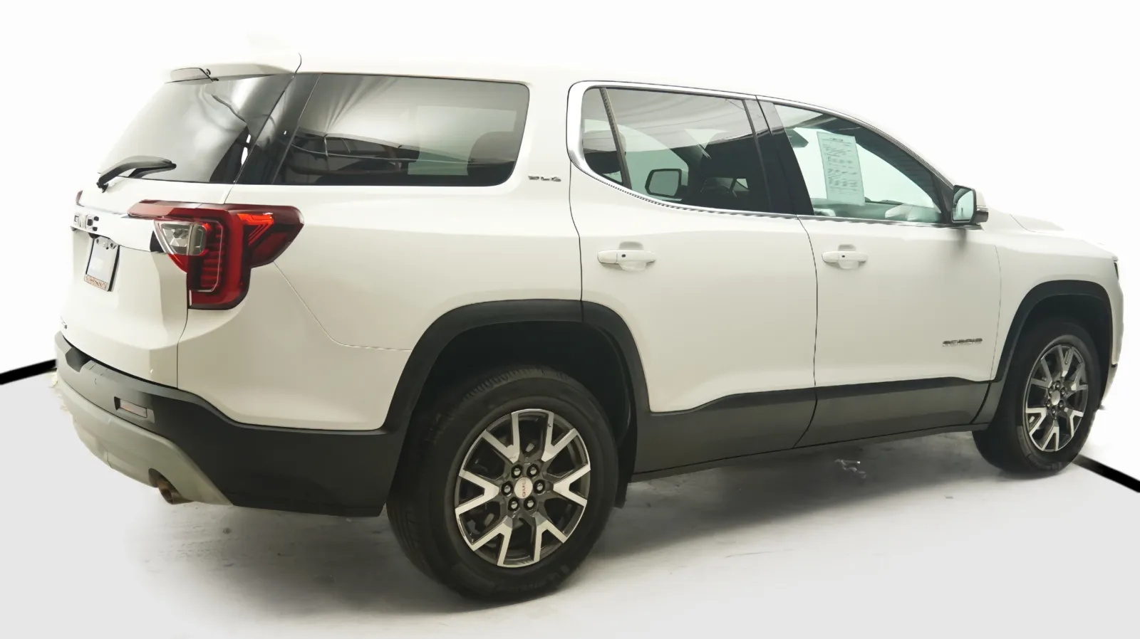 More photos of 2020 GMC Acadia SLE at Auto City, CA