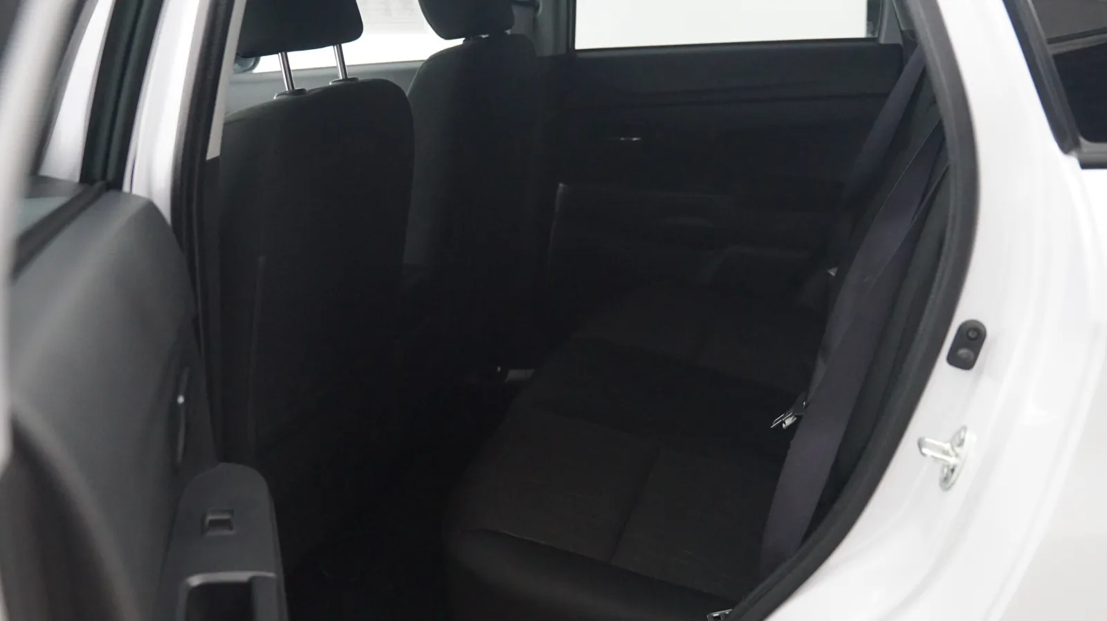 Mitsubishi Outlander Sport photo 12