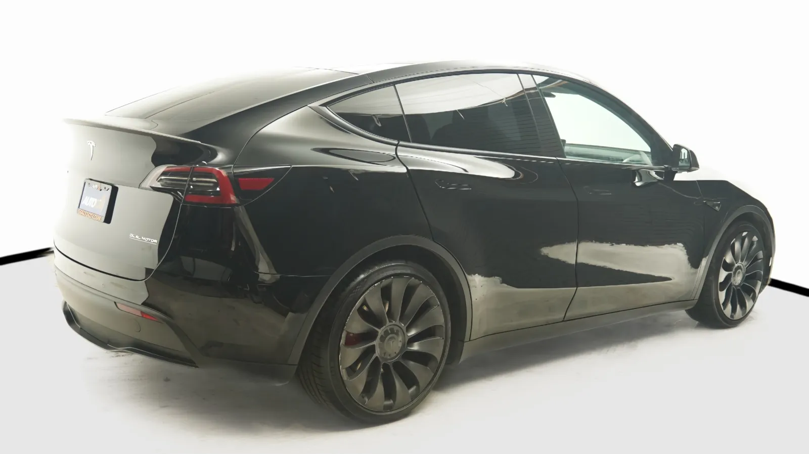 More photos of 2022 Tesla Model Y Performance at Auto City, CA