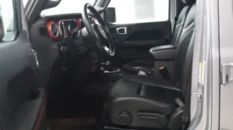 More photos of 2018 Jeep Wrangler Unlimited Rubicon at Auto City, CA