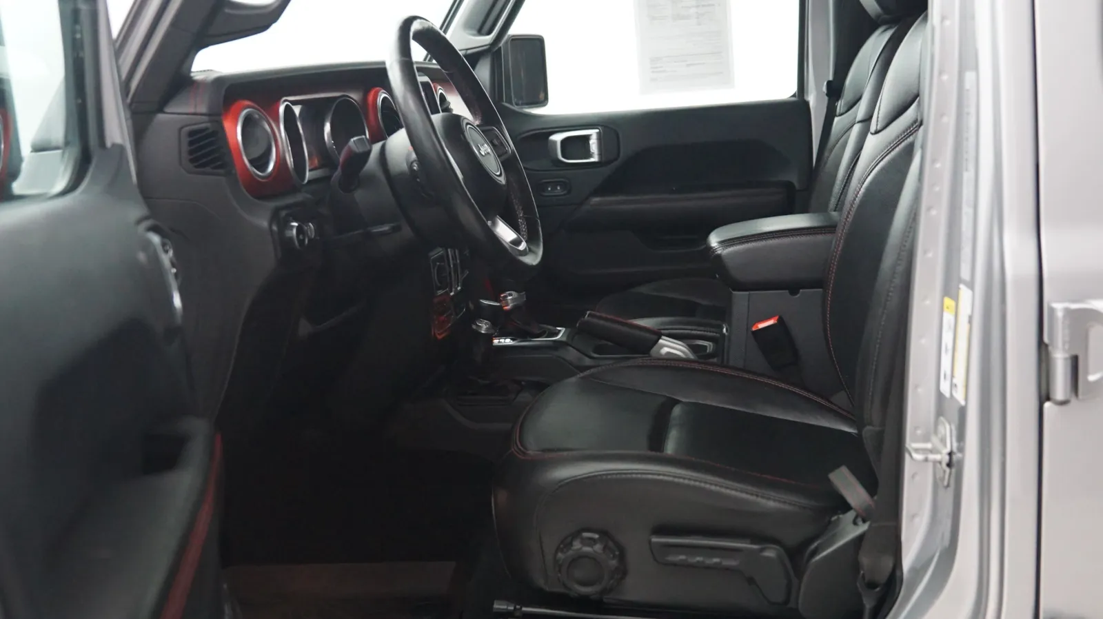 More photos of 2018 Jeep Wrangler Unlimited Rubicon at Auto City, CA