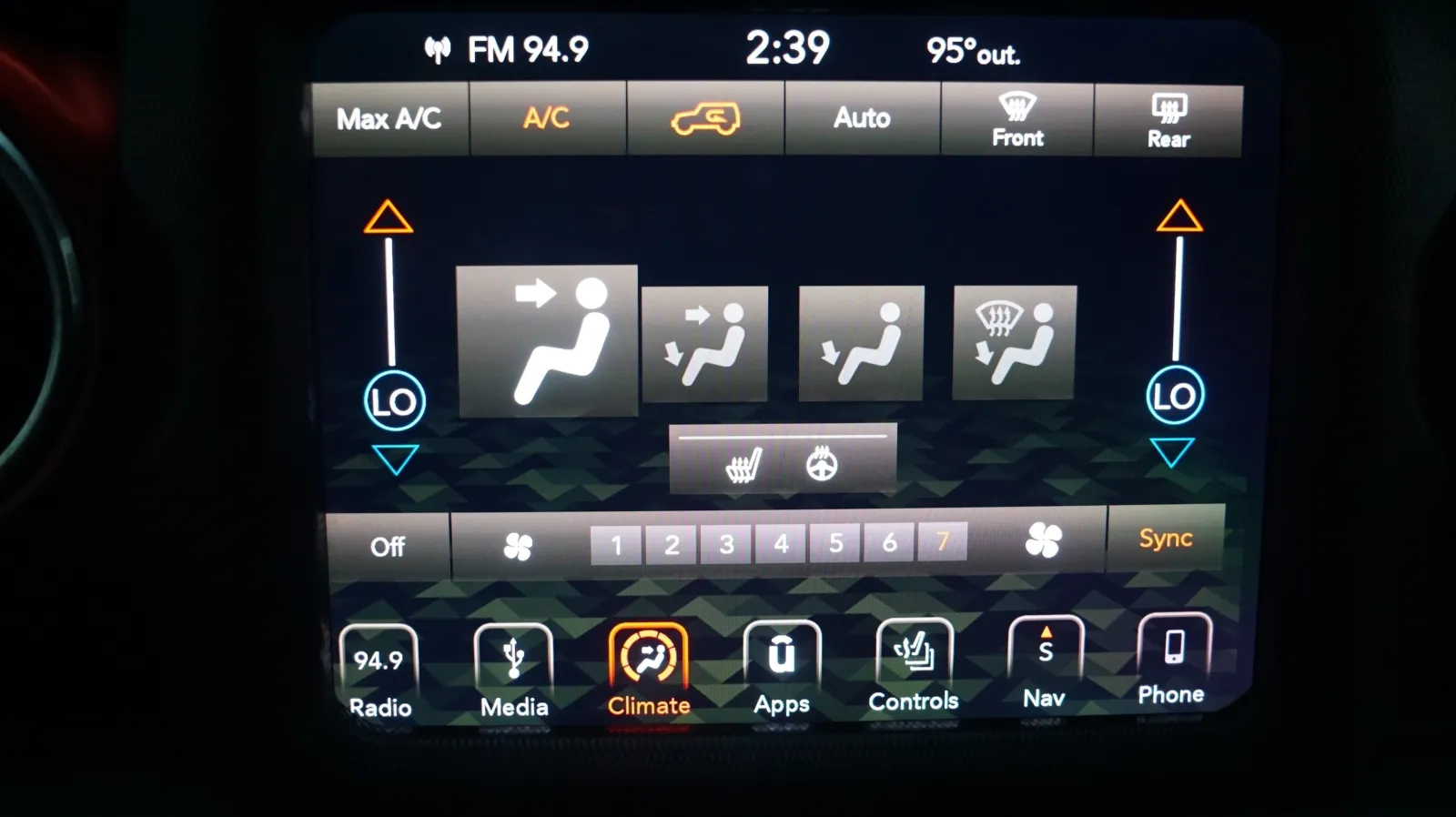 Jeep Wrangler photo 7
