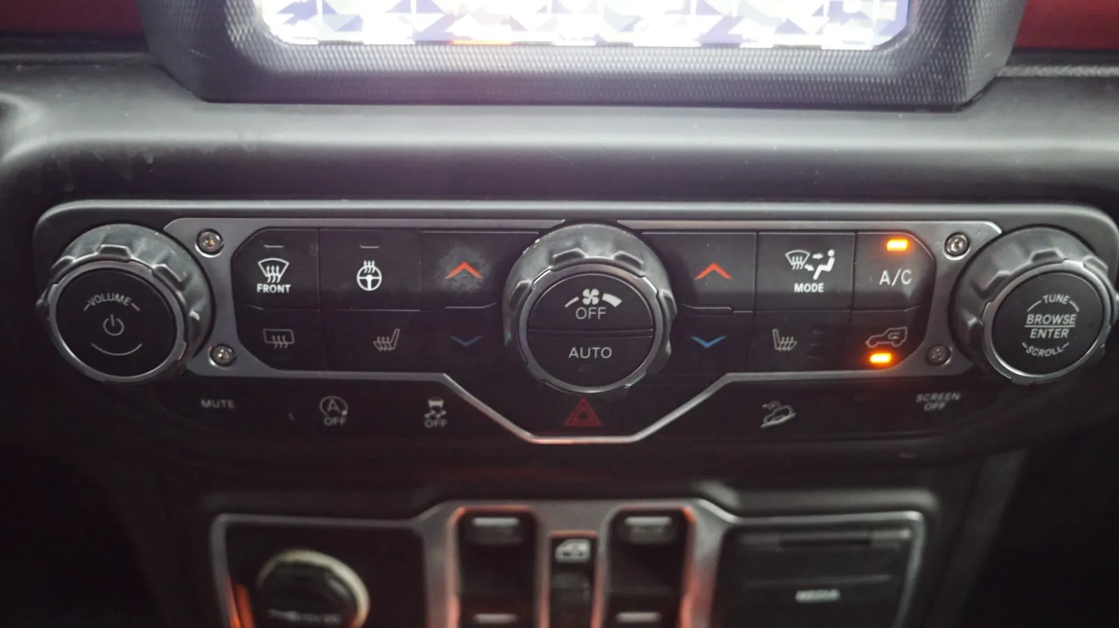 Jeep Wrangler photo 16