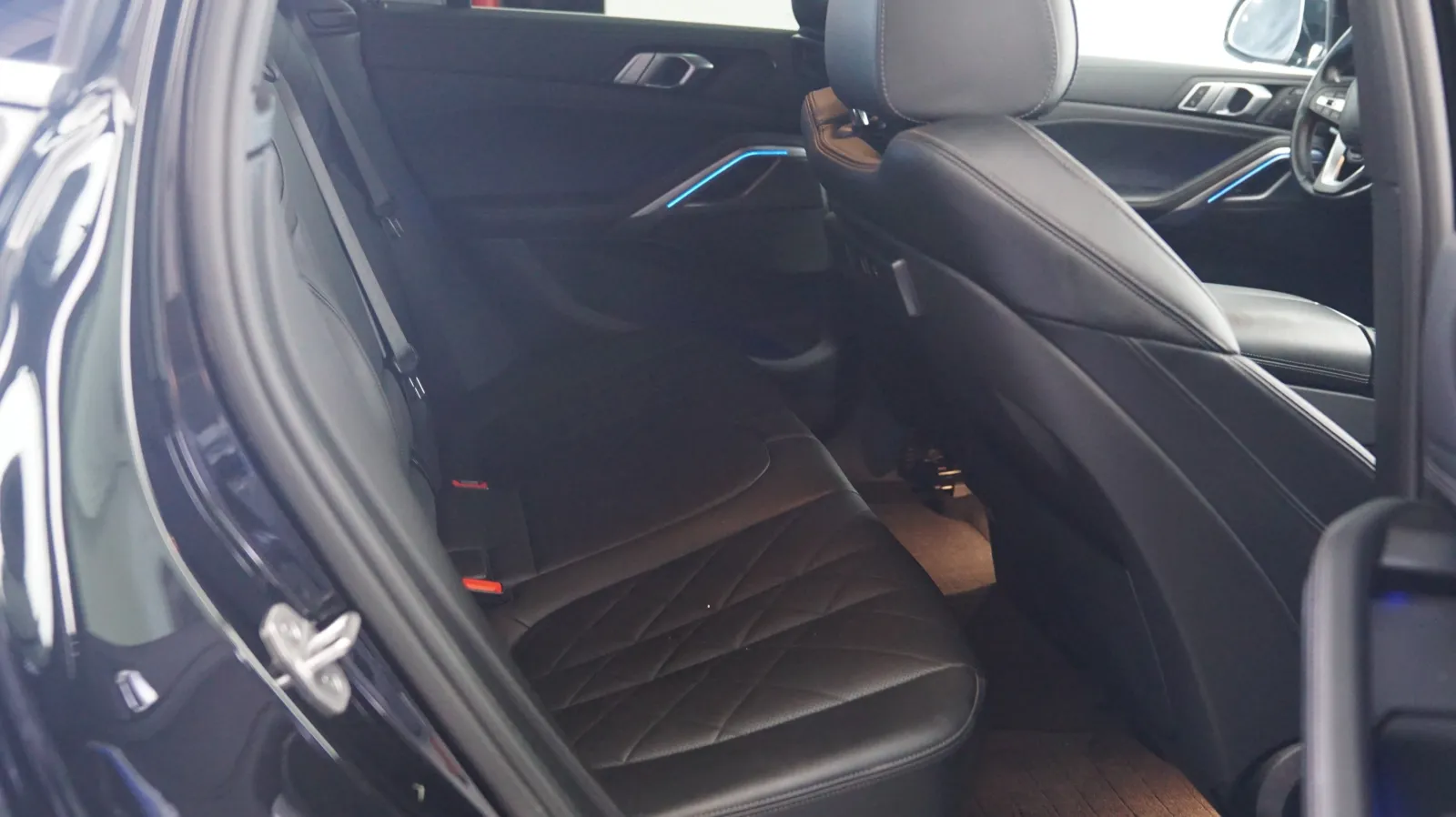 BMW X6 photo 11