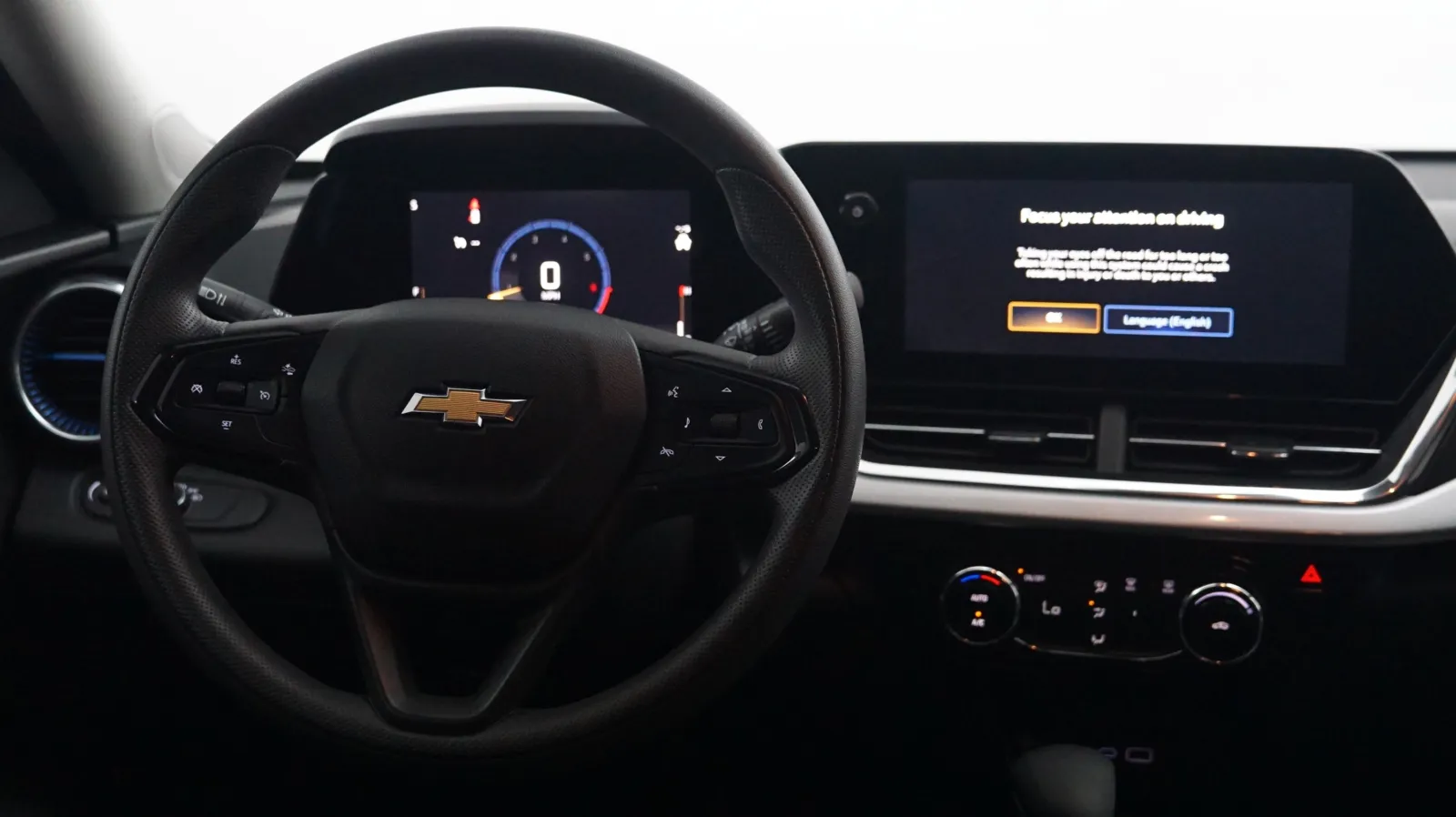 More photos of 2025 Chevrolet Trax LT at Auto City, CA