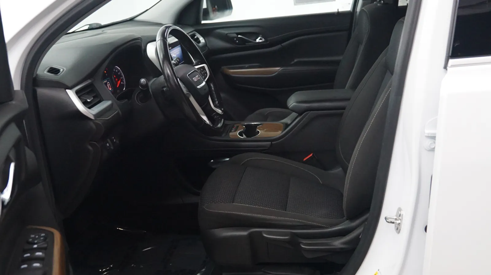 GMC Acadia photo 7