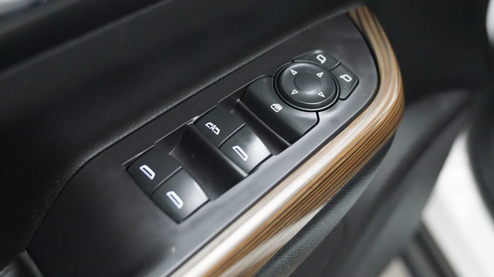 GMC Acadia photo 16