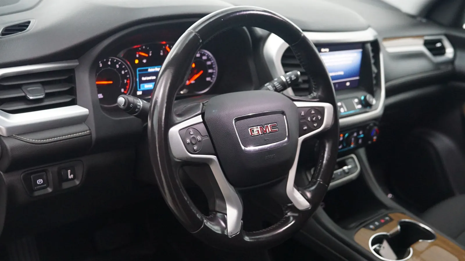 GMC Acadia photo 17