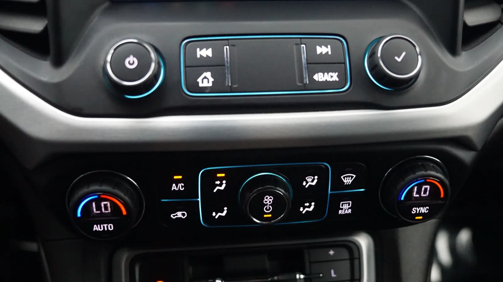 GMC Acadia photo 21
