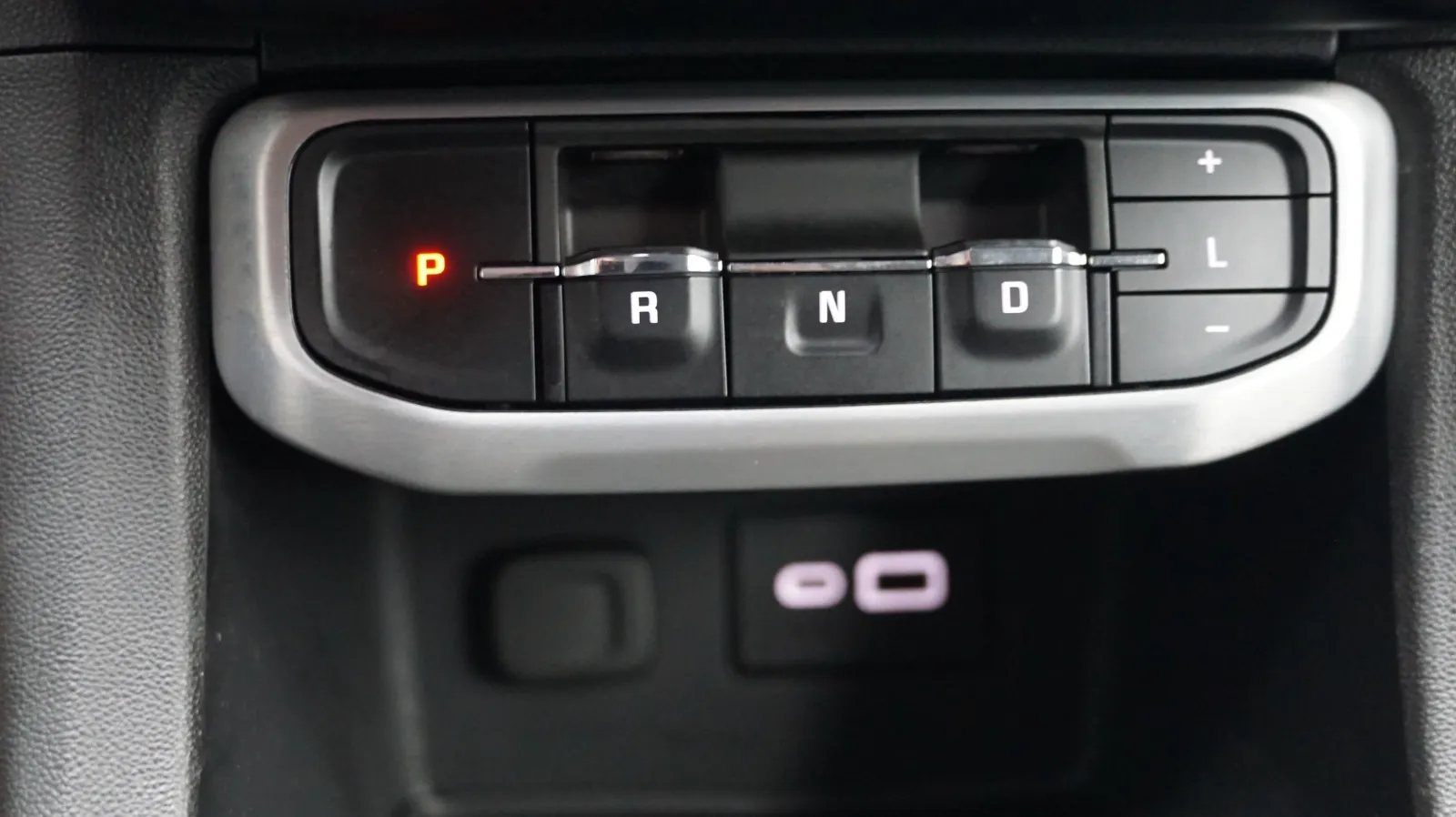 GMC Acadia photo 23