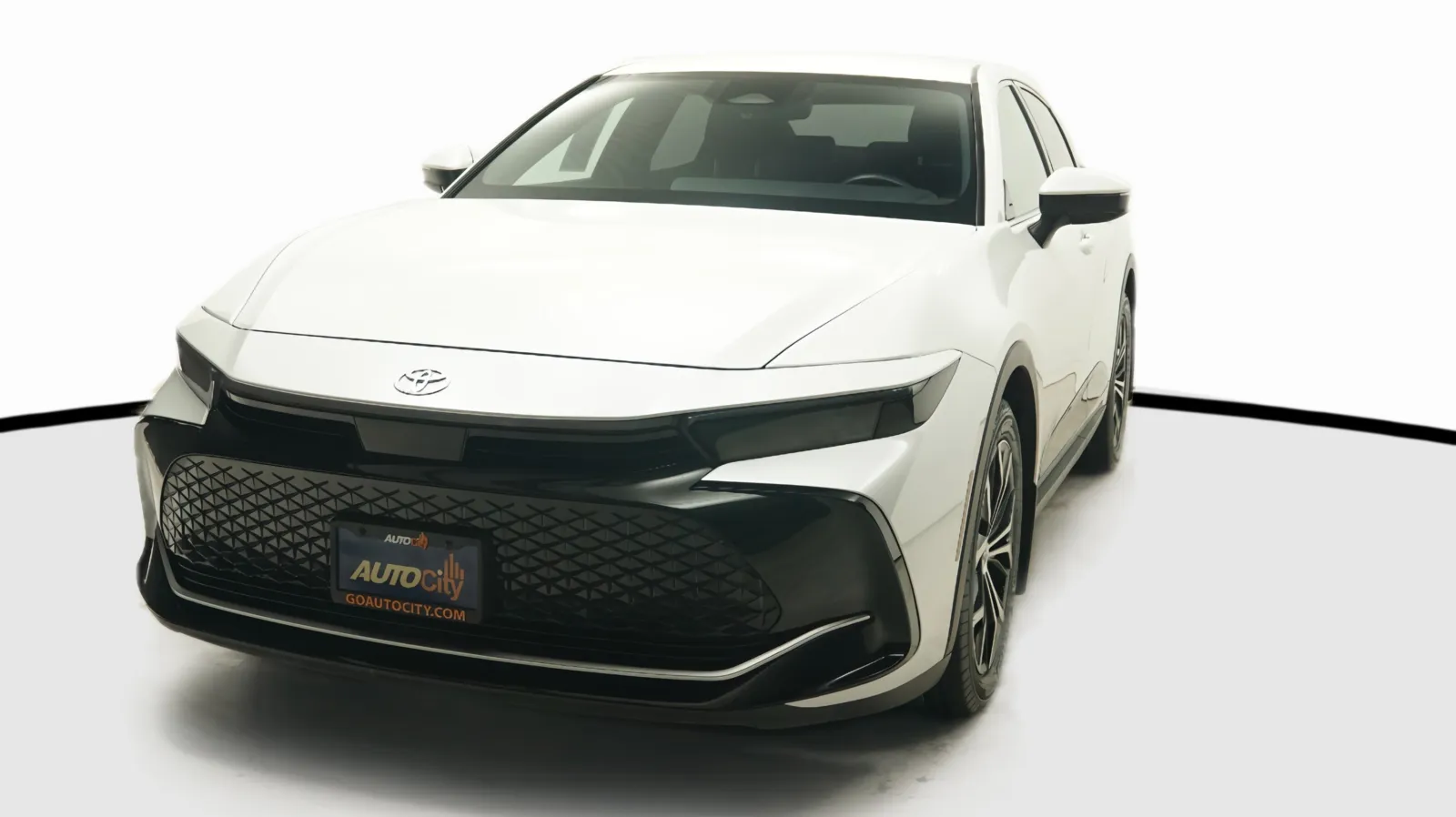 White 2023 Toyota Crown XLE for sale in El Cajon, CA