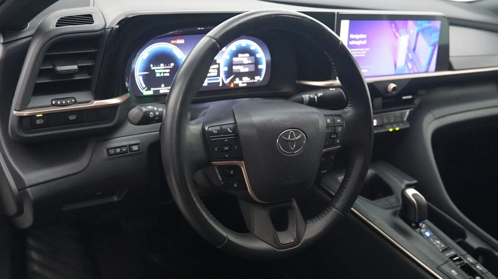 Toyota Crown photo 18