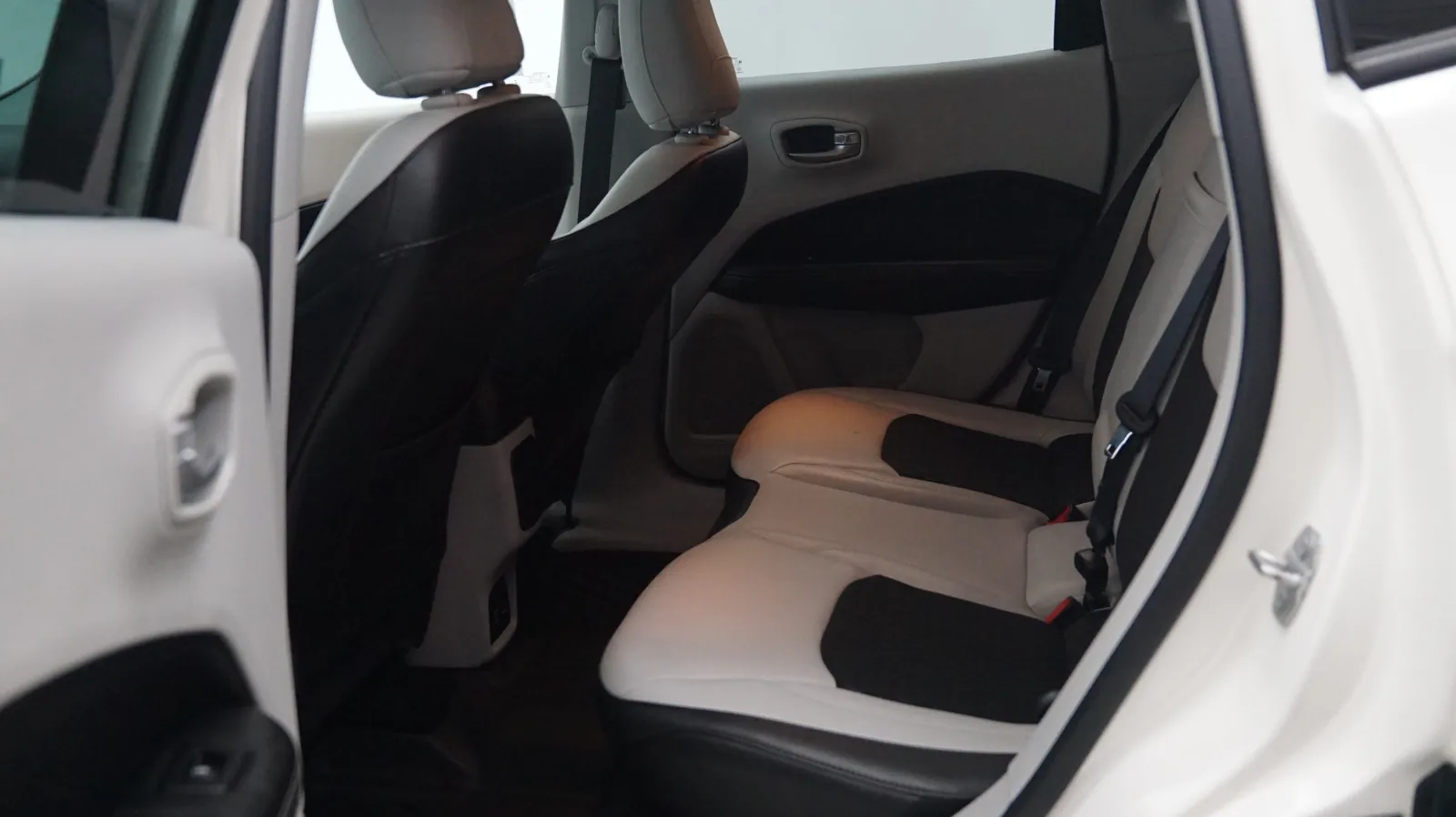 Jeep Compass photo 12