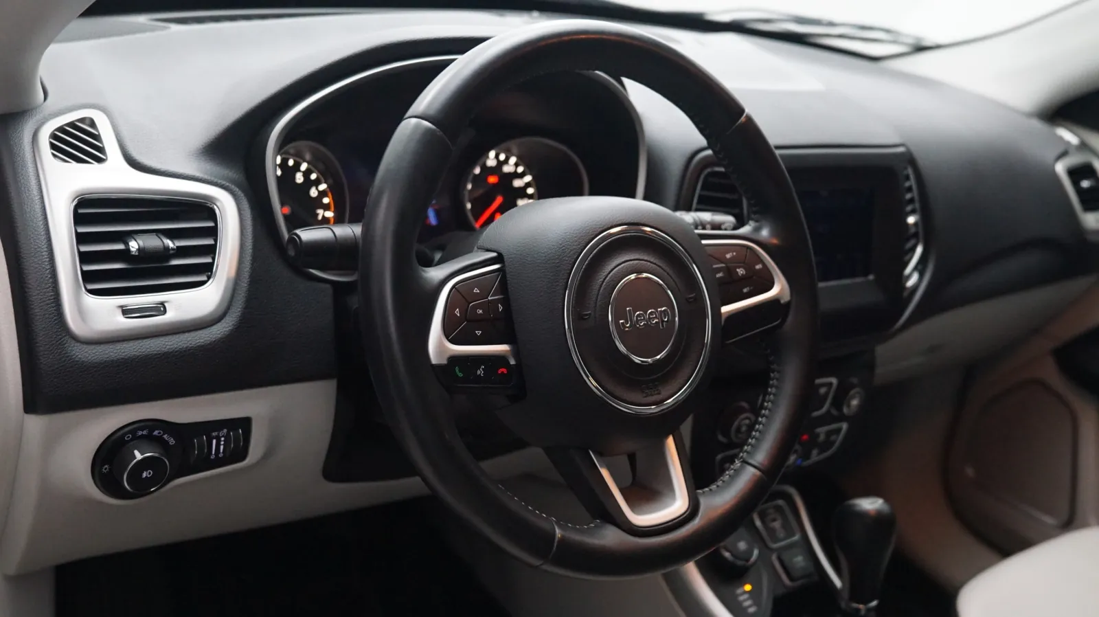 Jeep Compass photo 16