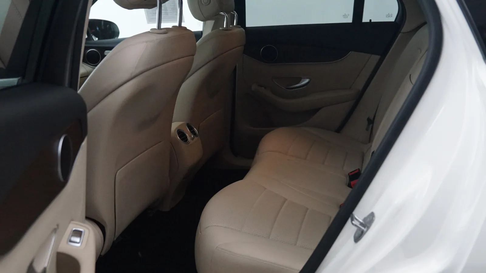 Mercedes-Benz GLC photo 12
