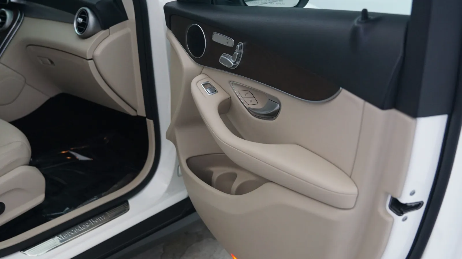 Mercedes-Benz GLC photo 14