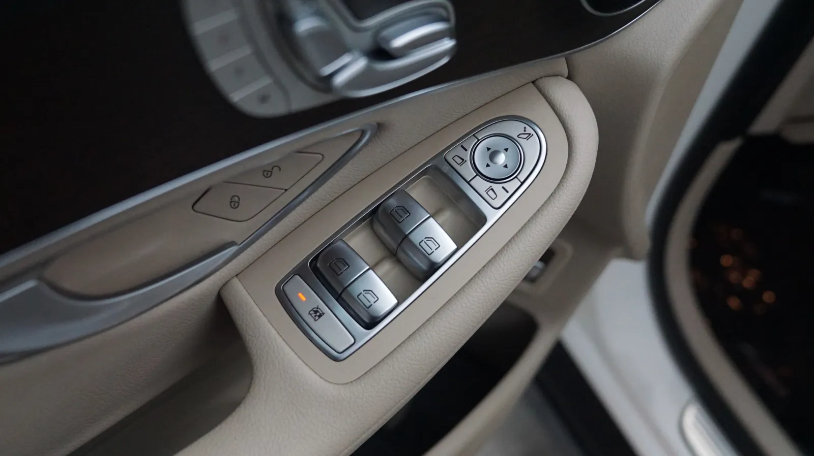 Mercedes-Benz GLC photo 15