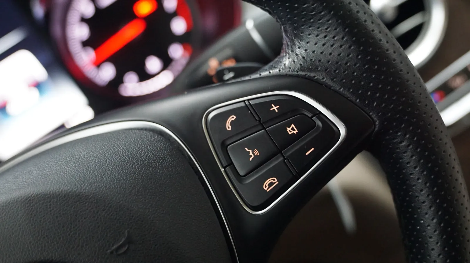 Mercedes-Benz GLC photo 18