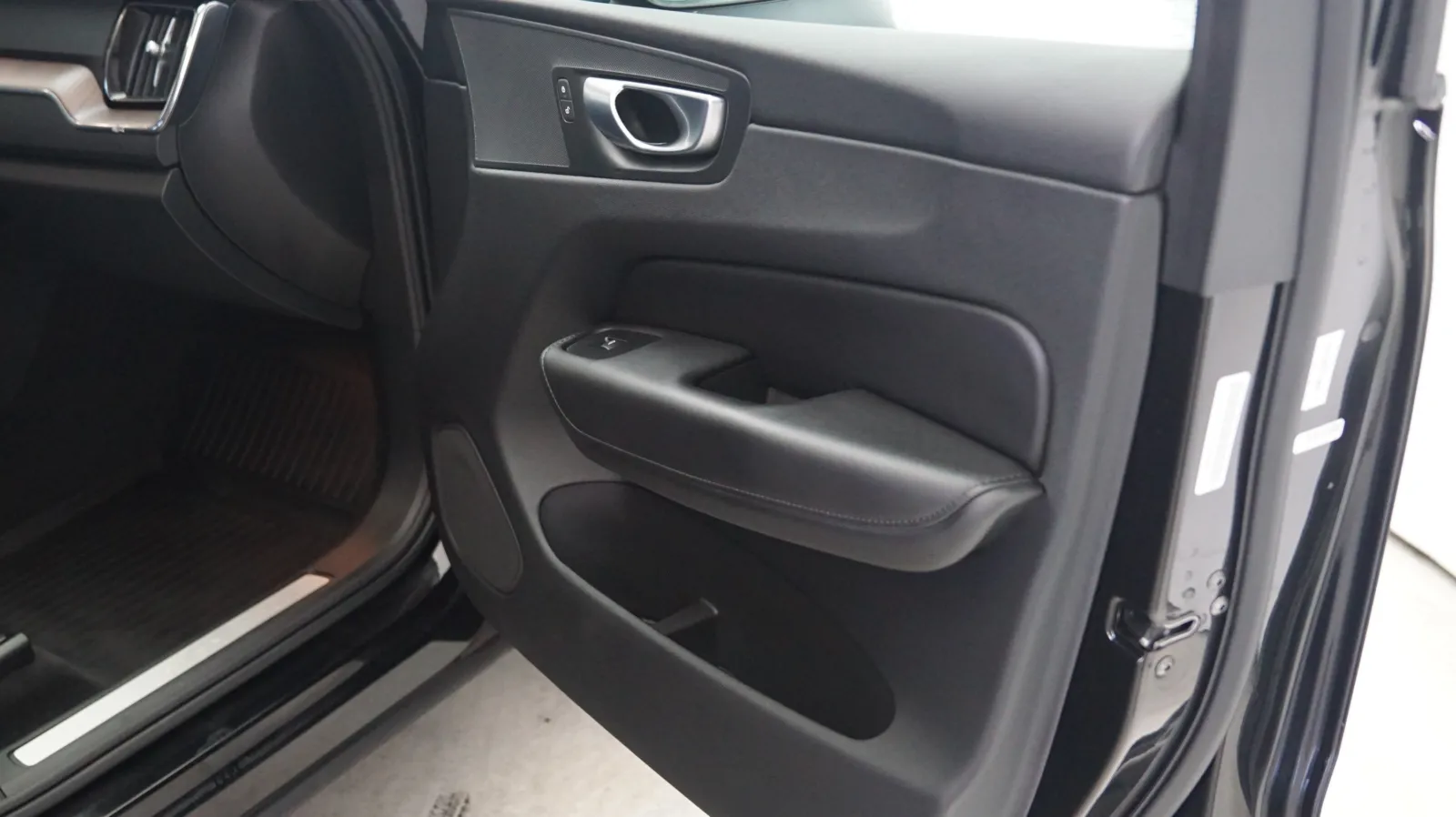Volvo XC60 photo 15