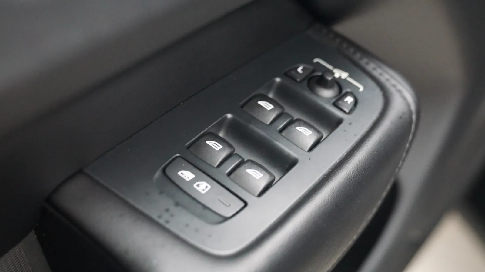 Volvo XC60 photo 17