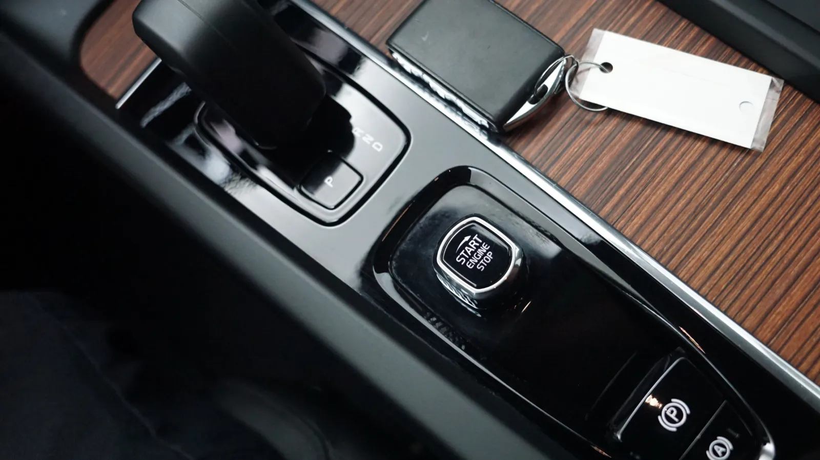 Volvo XC60 photo 25