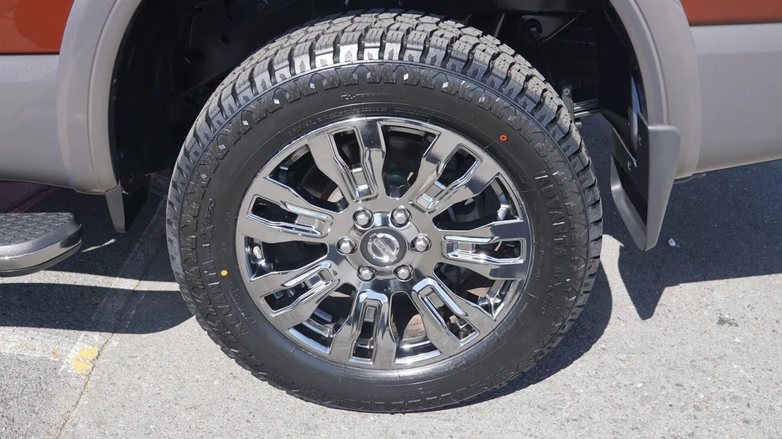 Nissan Titan photo 11