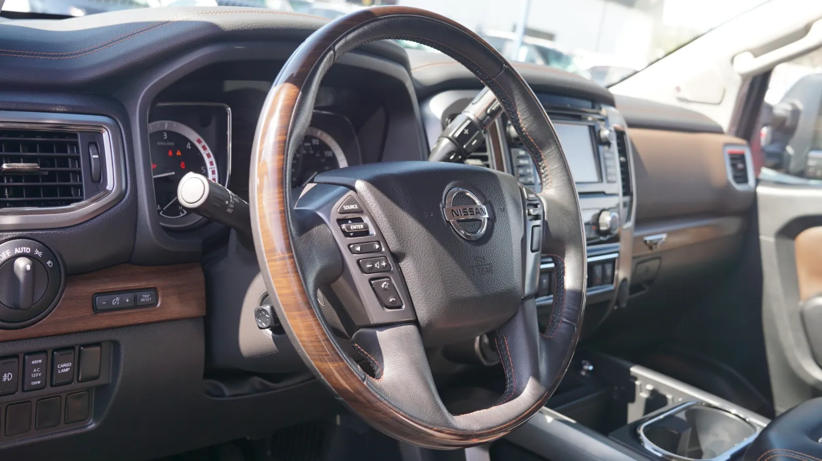 Nissan Titan photo 17