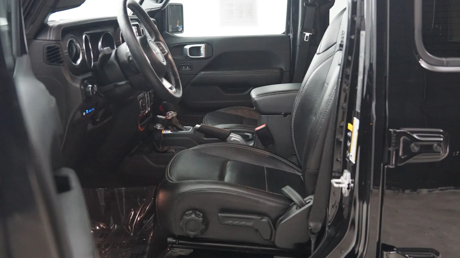 Jeep Wrangler photo 7