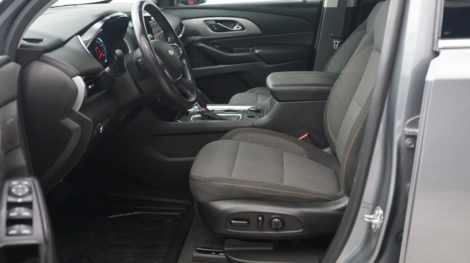 Chevrolet Traverse photo 12