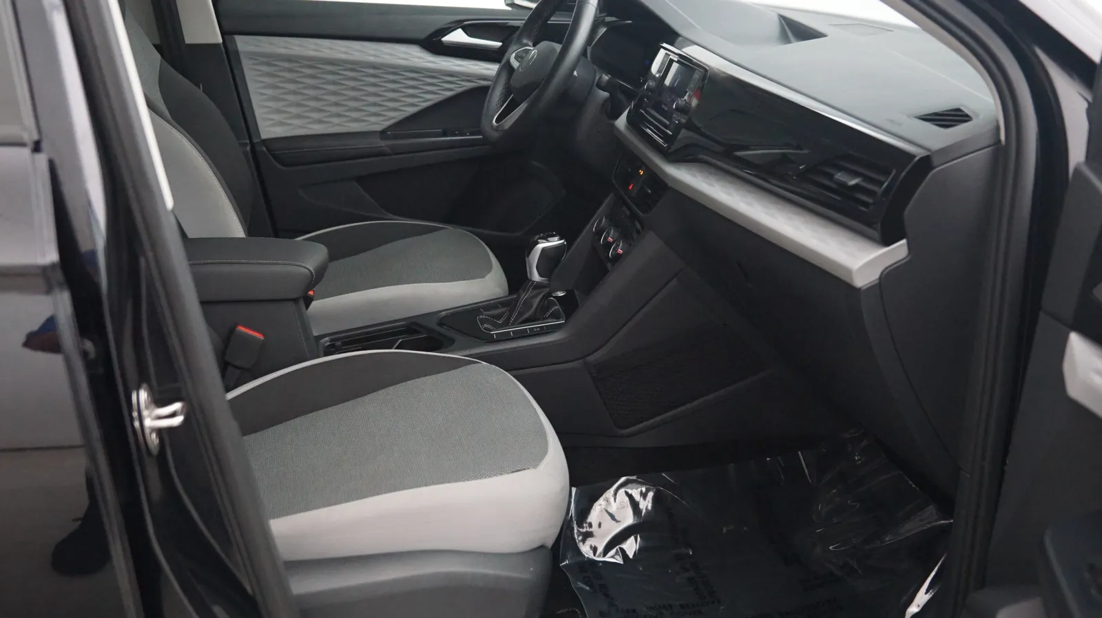 Volkswagen Taos photo 6
