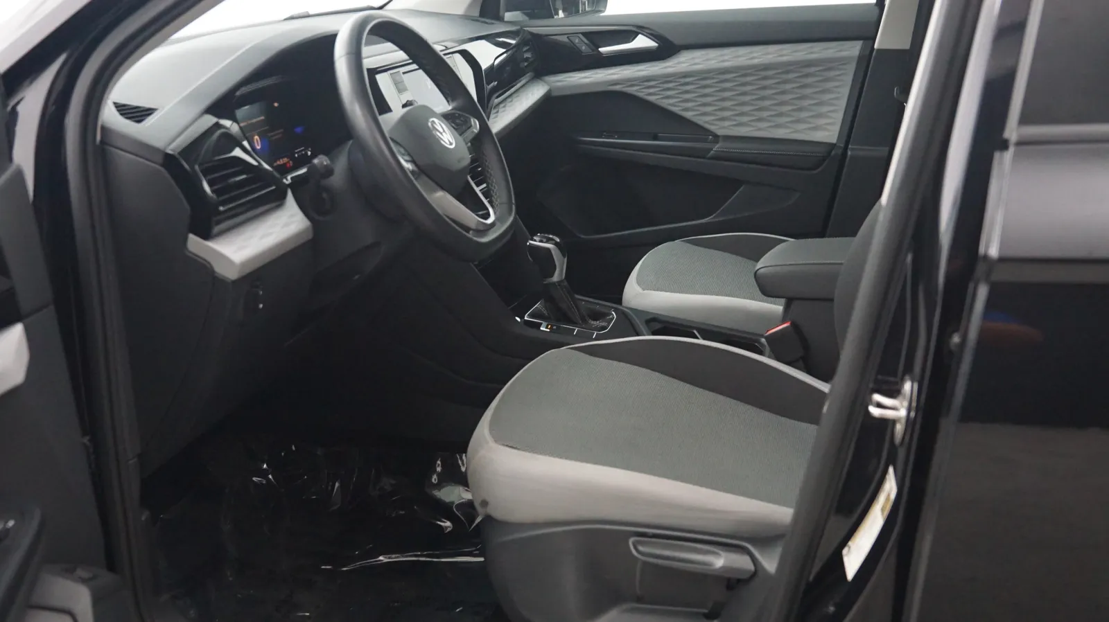Volkswagen Taos photo 7
