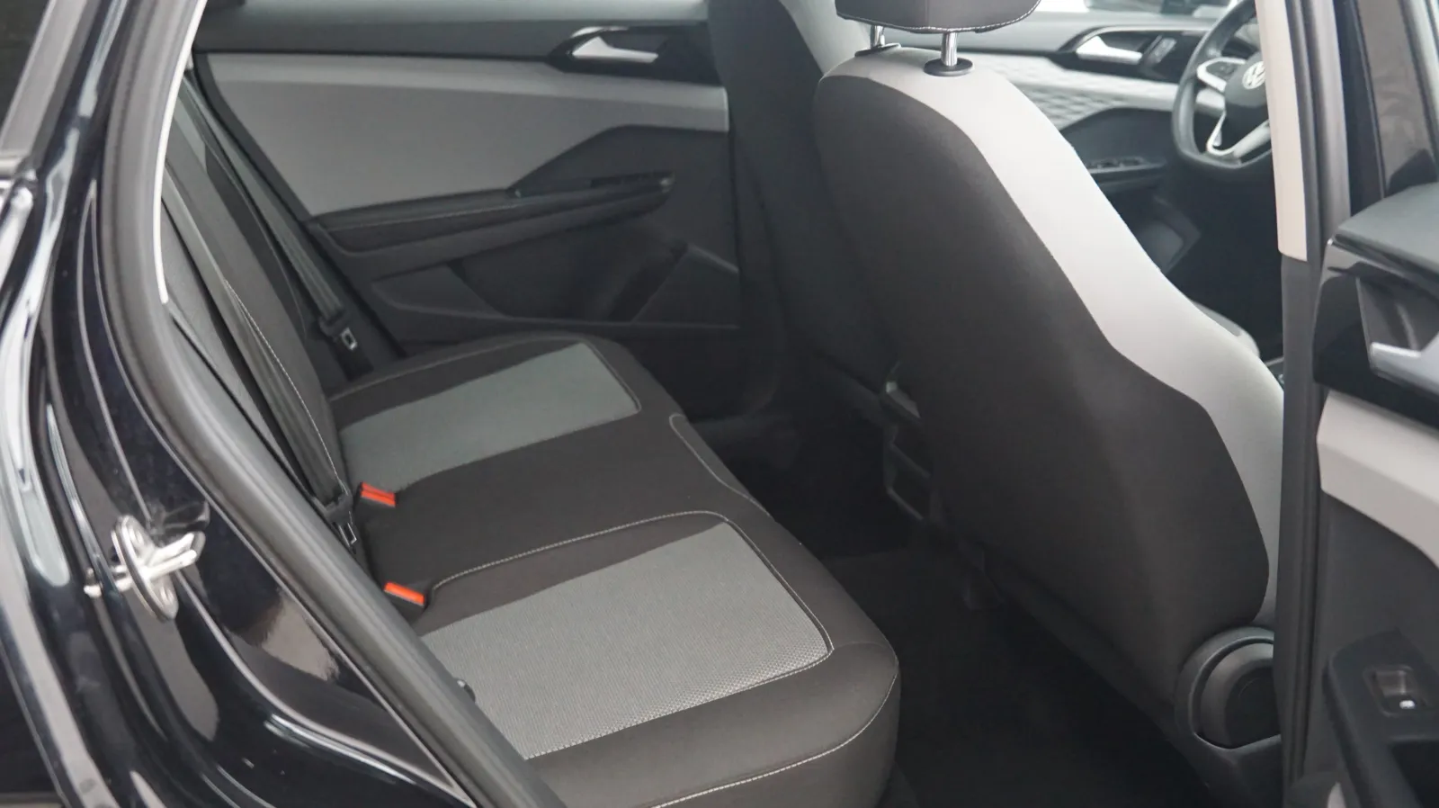 Volkswagen Taos photo 11