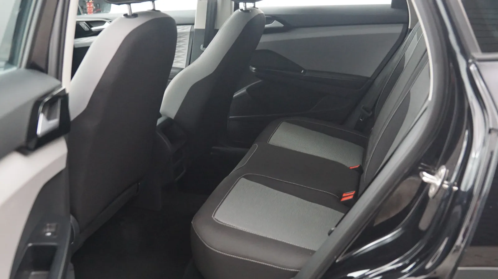 Volkswagen Taos photo 12